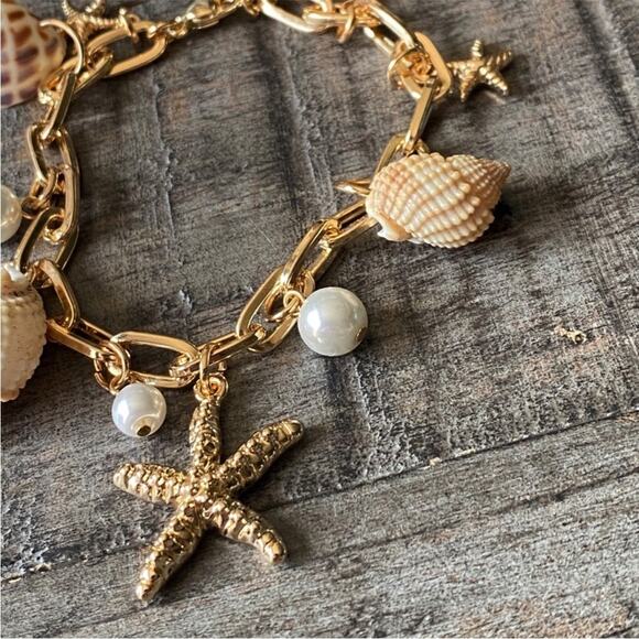 NEW Gold & Shell Gold Charm Bracelet - Picture 2 of 6
